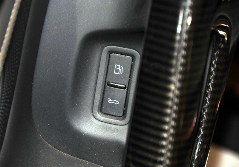 奥迪(进口) 奥迪R8 2011款 Spyder 5.2 FSI quattro