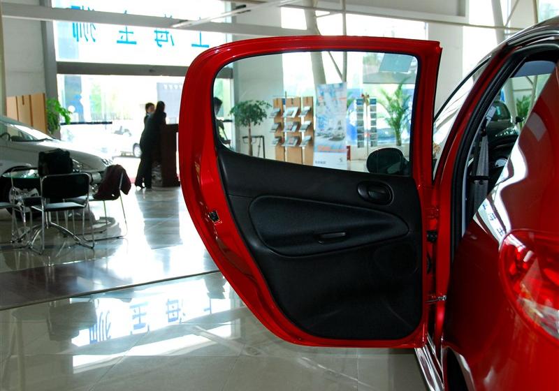 东风标致 标致207 2011款 两厢 1.6L 自动驭乐版