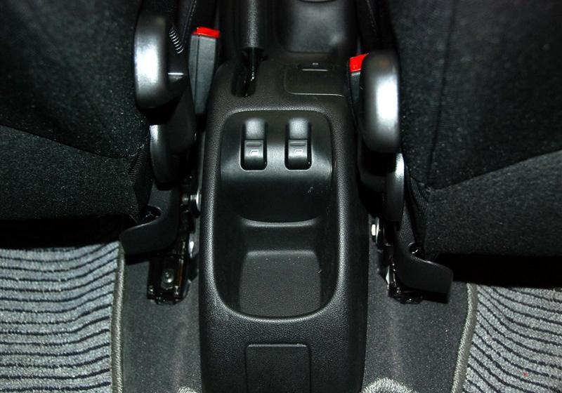 东风标致 标致207 2011款 两厢 1.6L 自动驭乐版