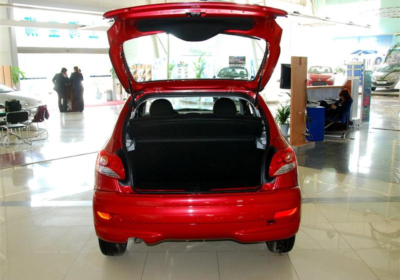 东风标致 标致207 2011款 两厢 1.6L 自动驭乐版