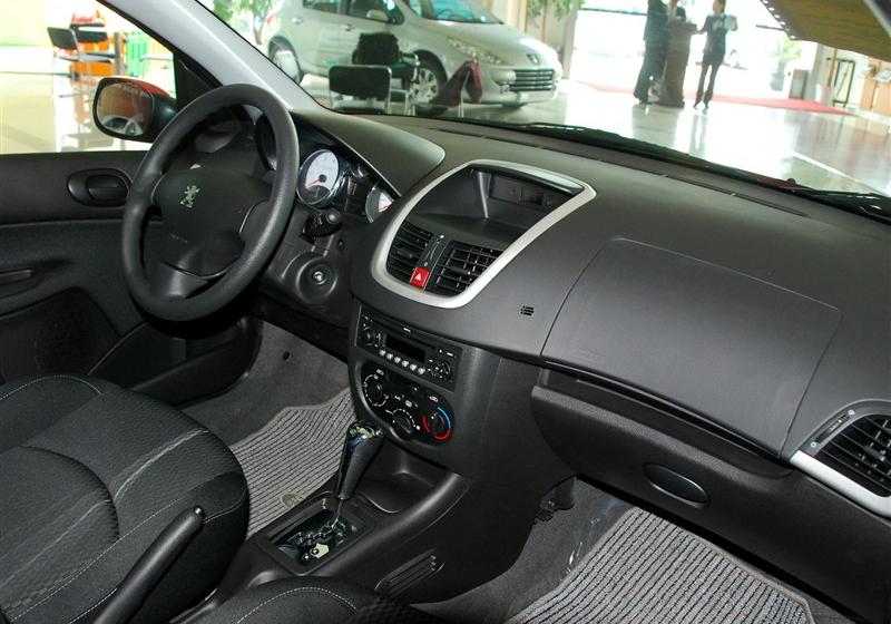 东风标致 标致207 2011款 两厢 1.6L 自动驭乐版