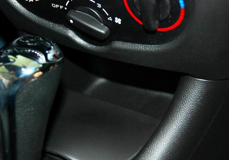 东风标致 标致207 2011款 两厢 1.6L 自动驭乐版
