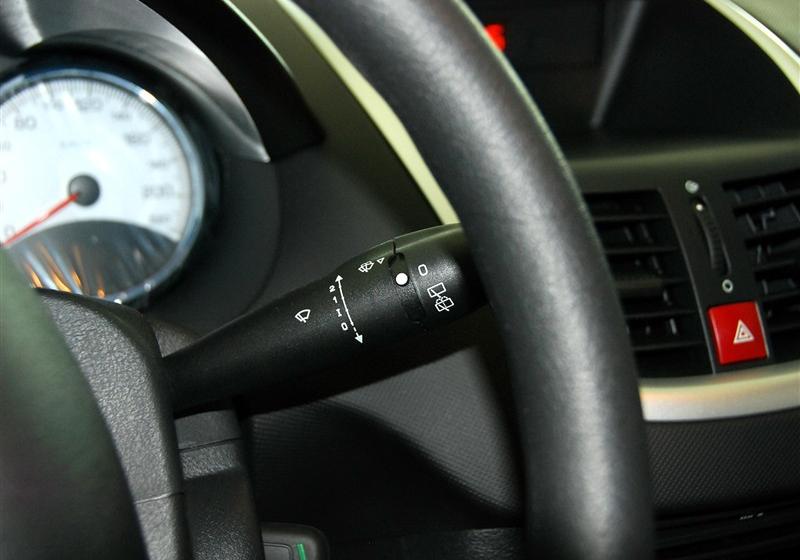 东风标致 标致207 2011款 两厢 1.6L 自动驭乐版