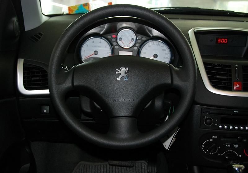 东风标致 标致207 2011款 两厢 1.6L 自动驭乐版