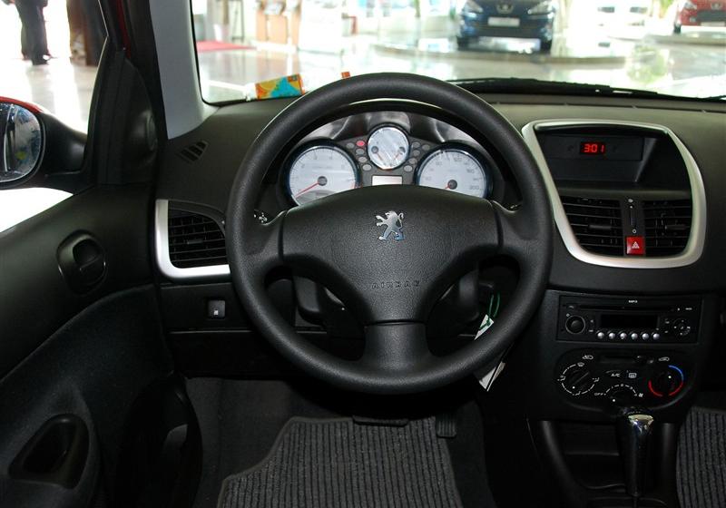 东风标致 标致207 2011款 两厢 1.6L 自动驭乐版