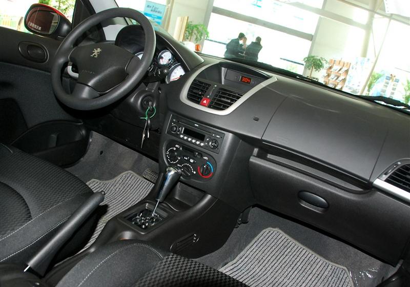 东风标致 标致207 2011款 两厢 1.6L 自动驭乐版