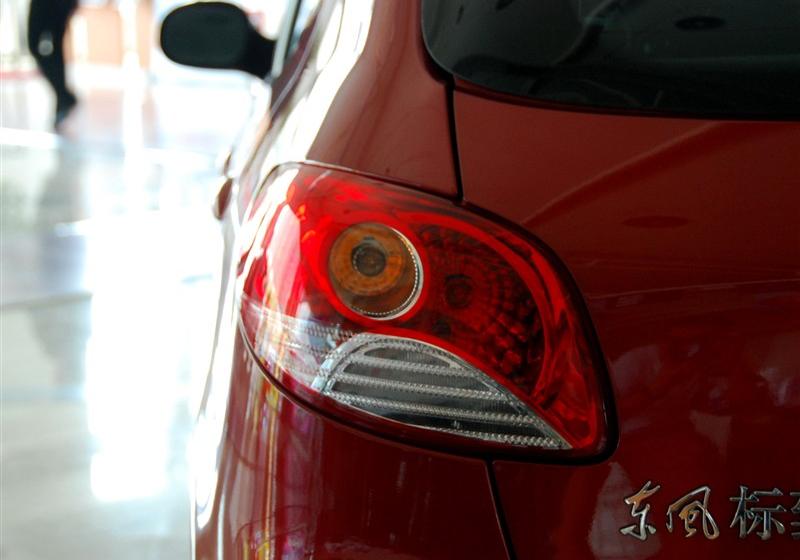 东风标致 标致207 2011款 两厢 1.6L 自动驭乐版