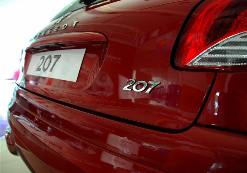 东风标致 标致207 2011款 两厢 1.6L 自动驭乐版
