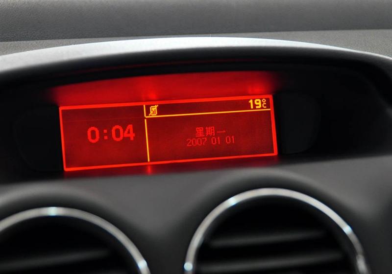 东风标致 标致408 2010款 2.0L手动豪华版