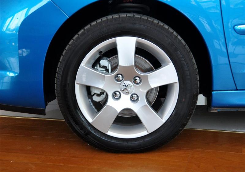 标致(进口) 标致207(进口) 2011款 1.6T CC 风尚版