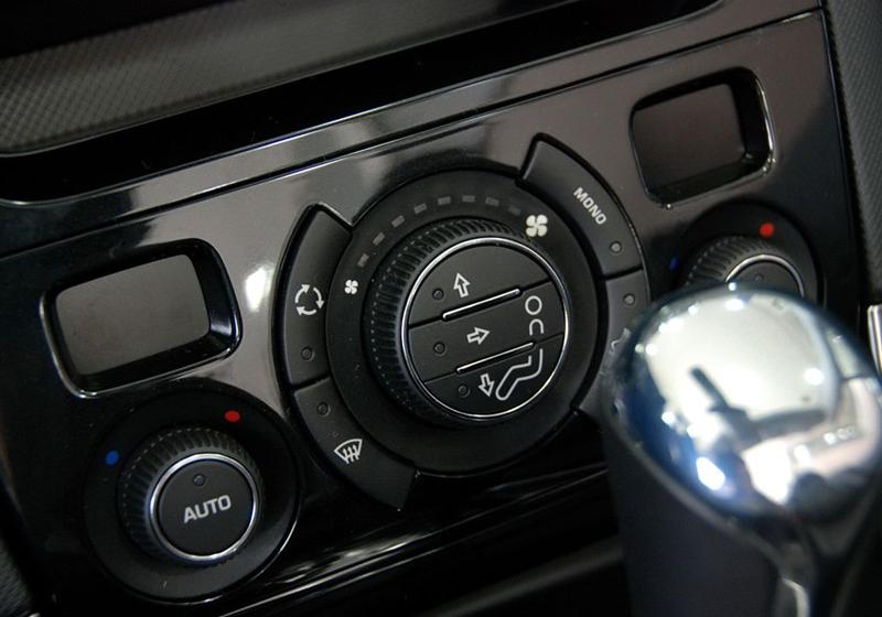 标致(进口) 标致308(进口) 2009款 1.6T CC 自动豪华型