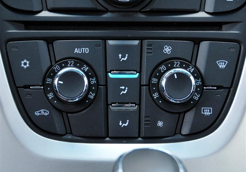 通用别克 英朗 2010款 XT 1.6T 时尚运动版