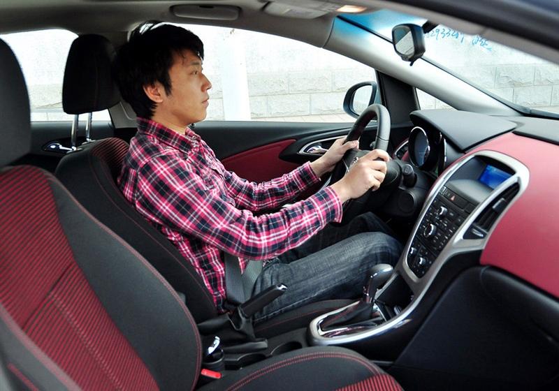 通用别克 英朗 2010款 XT 1.6T 新锐运动版