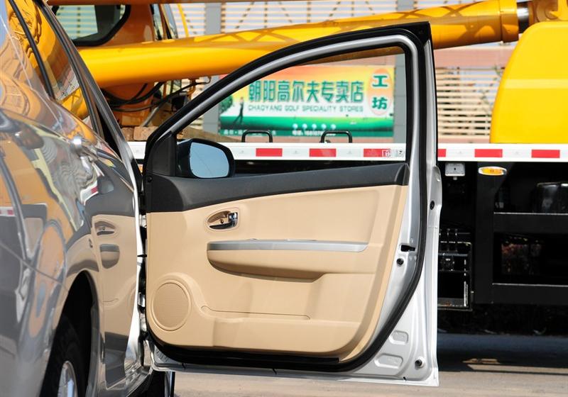 长城汽车 腾翼C30 2010款 1.5 CVT豪华型