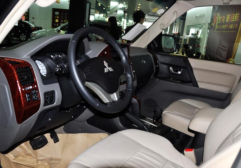 广汽长丰 帕杰罗 2011款 V73 3.0GLS MT