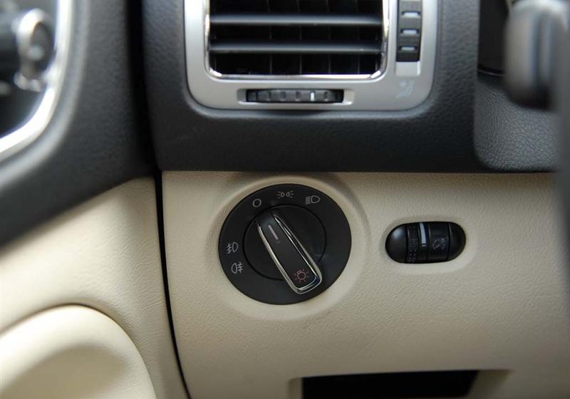 上海大众 Passat新领驭 2009款 1.8T 自动尊品型