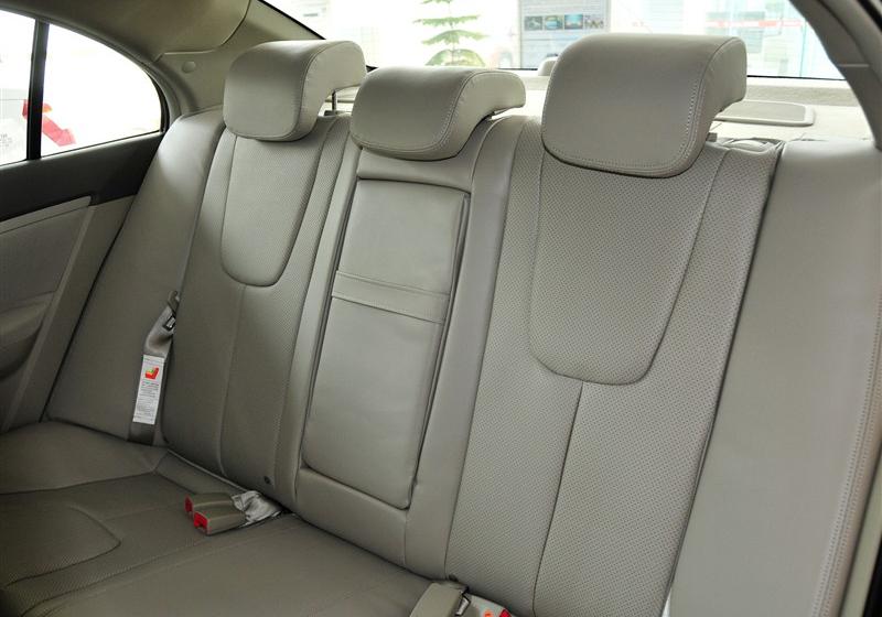 吉利汽车 帝豪EC7 2010款 1.8 CVT 天窗型