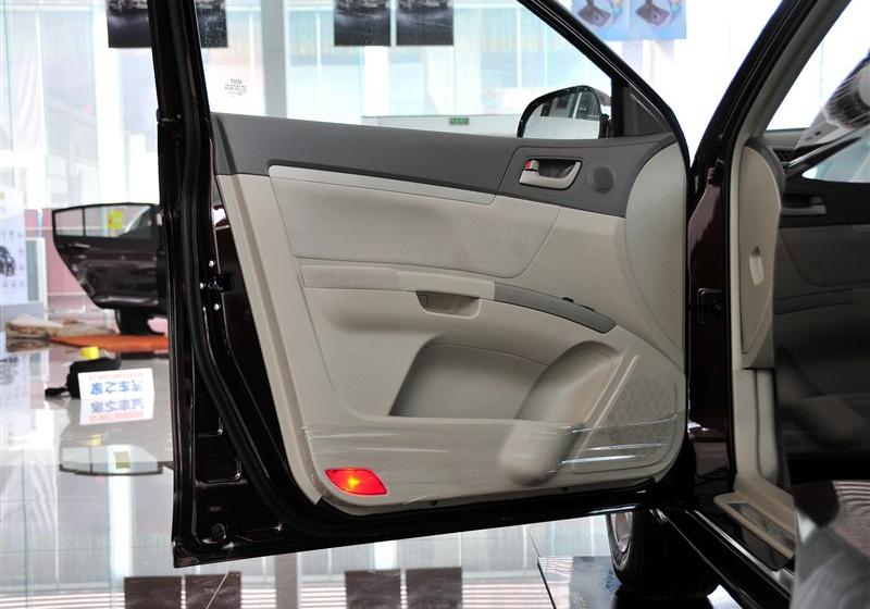 吉利汽车 帝豪EC7 2010款 1.8 CVT 天窗型