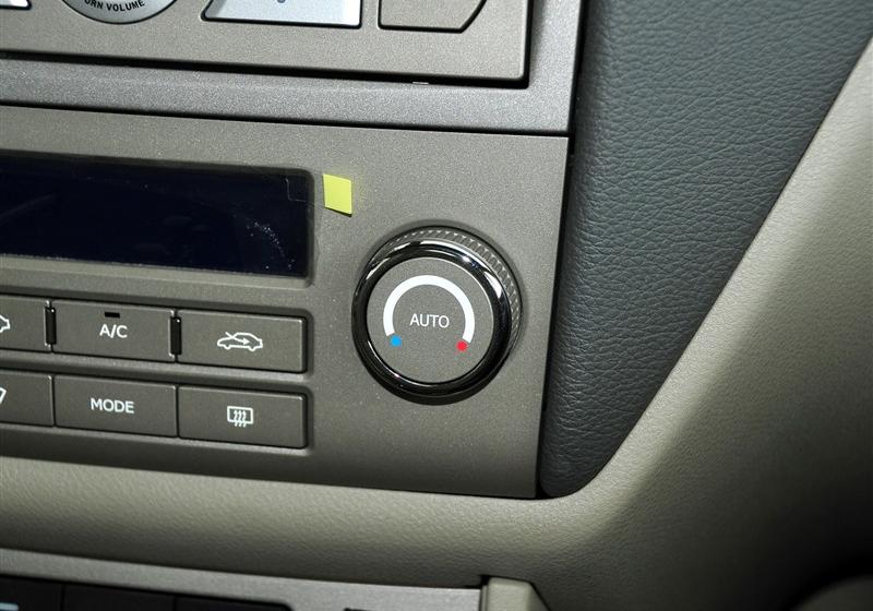 吉利汽车 帝豪EC7-RV 2010款 1.8 CVT 豪华型