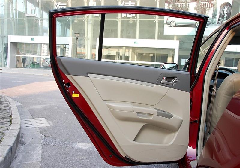 吉利汽车 帝豪EC7-RV 2010款 1.5 MT豪华型