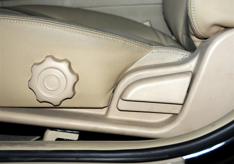 吉利汽车 帝豪EC8 2011款 2.0L 自动舒适版