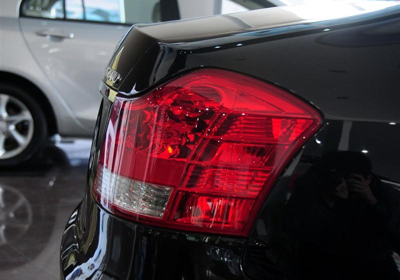 吉利汽车 帝豪EC8 2011款 2.0L 自动舒适版