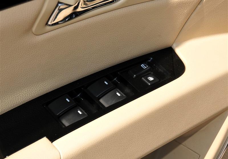 吉利汽车 帝豪EC8 2011款 2.0L 自动尊贵版