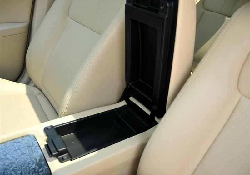 吉利汽车 帝豪EC8 2011款 2.0L 自动尊贵版