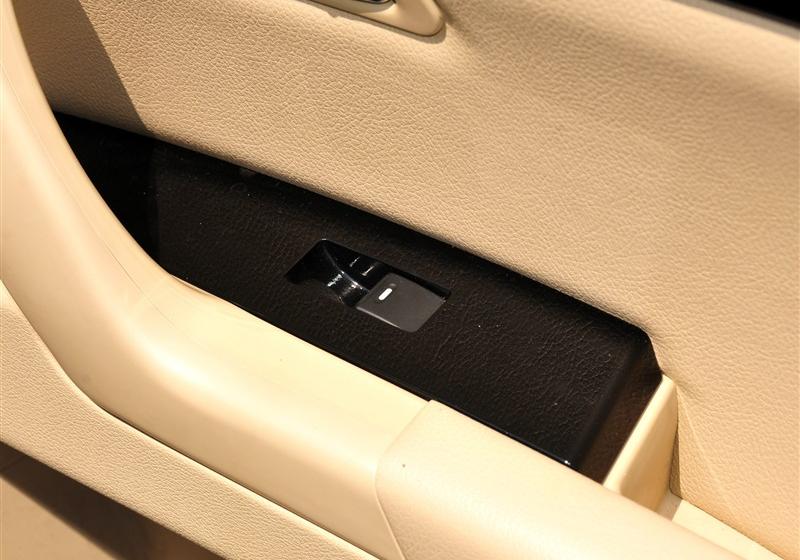 吉利汽车 帝豪EC8 2011款 2.0L 自动尊贵版