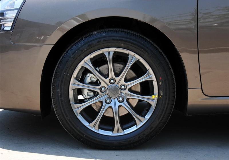 吉利汽车 帝豪EC8 2011款 2.0L 自动尊贵版