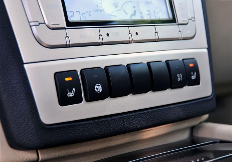 吉利汽车 帝豪EC8 2011款 2.4L 自动行政版
