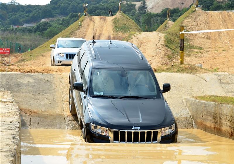 Jeep吉普 大切诺基(进口) 2011款 5.7 旗舰导航版