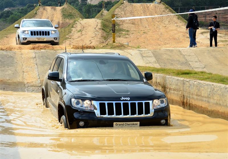 Jeep吉普 大切诺基(进口) 2011款 5.7 旗舰导航版