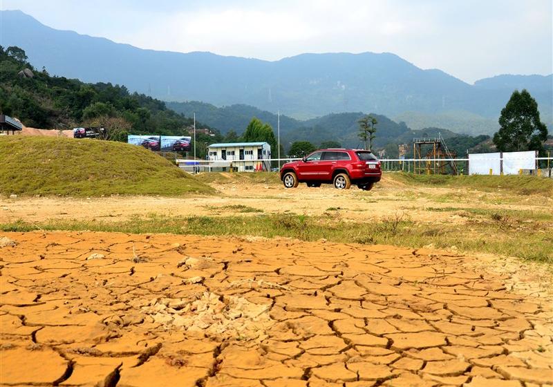 Jeep吉普 大切诺基(进口) 2011款 5.7 旗舰导航版