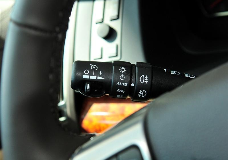 通用凯迪拉克 SLS赛威 2011款 2.0T 豪华型