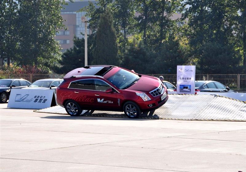 凯迪拉克(进口) 凯迪拉克SRX 2011款 3.0L 豪华版