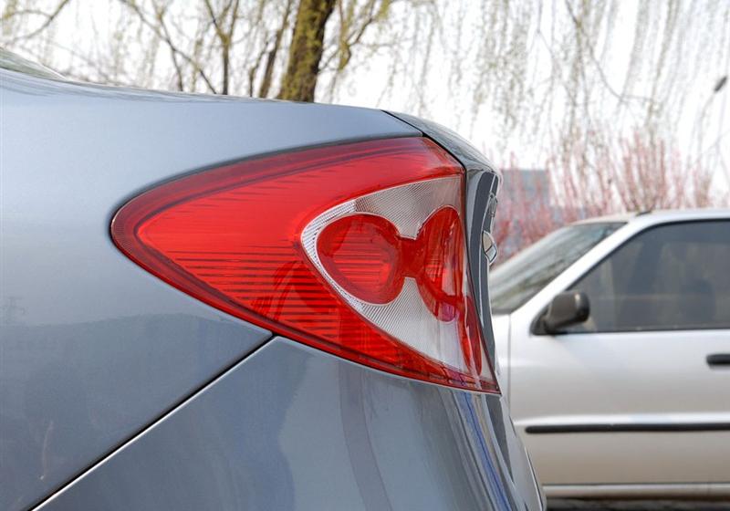 莲花汽车 竞悦 2009款 1.6L AT 时尚型
