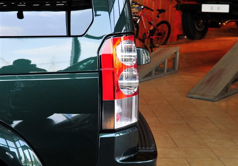 路虎 第四代发现 2011款 4.0 V6 HSE