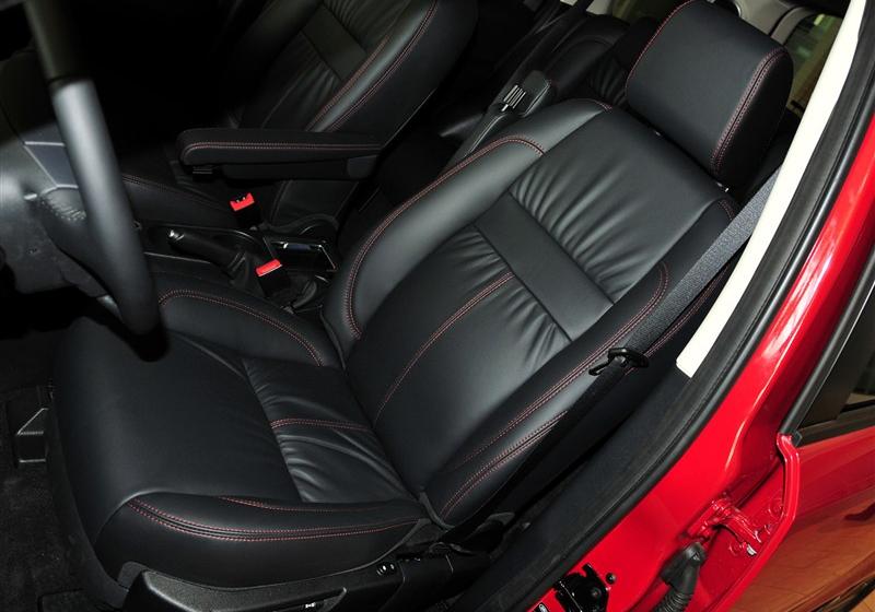 路虎 神行者2 2011款 3.2L 中国红限量版