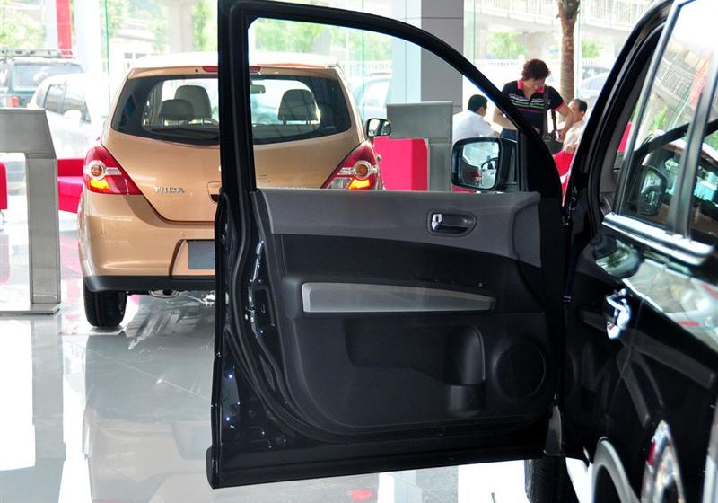 东风日产 奇骏 2010款 2.0L XE 舒适版 MT 4WD