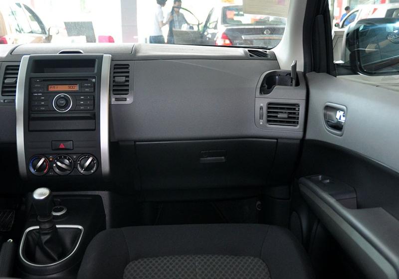东风日产 奇骏 2010款 2.0L XE 舒适版 MT 4WD
