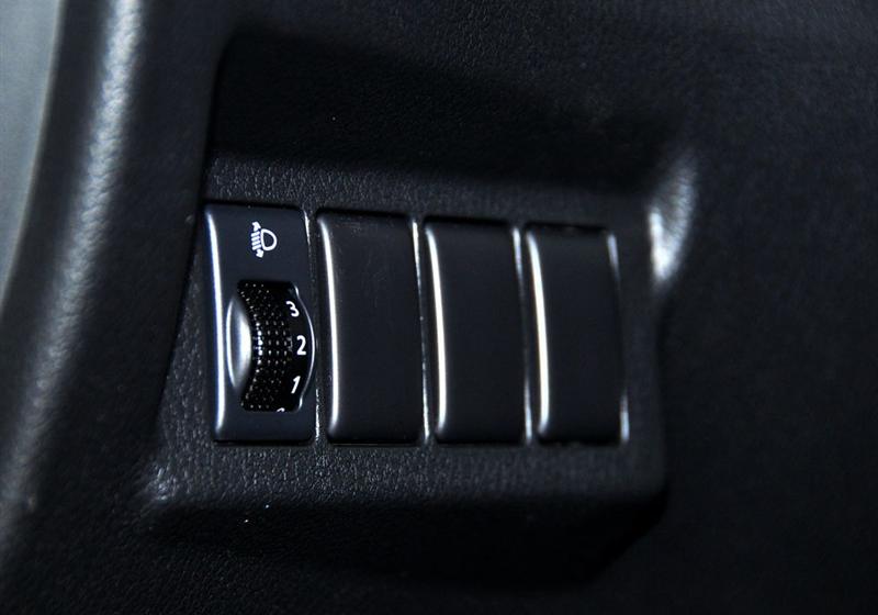 东风日产 奇骏 2010款 2.0L XE 舒适版 MT 4WD