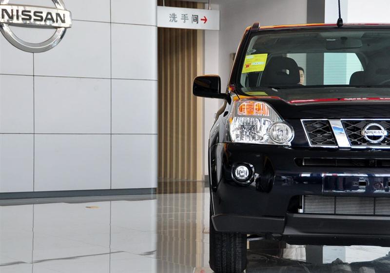 东风日产 奇骏 2010款 2.0L XE 舒适版 MT 4WD