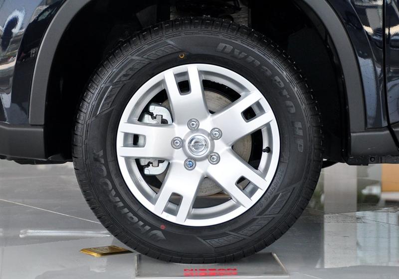 东风日产 奇骏 2010款 2.0L XE 舒适版 MT 4WD