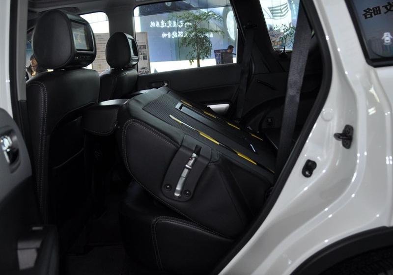 东风日产 奇骏 2010款 2.5L XL 豪华版 CVT 4WD