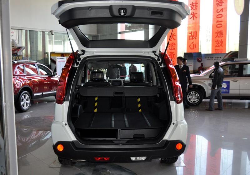 东风日产 奇骏 2010款 2.5L XL 豪华版 CVT 4WD