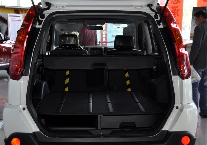 东风日产 奇骏 2010款 2.5L XL 豪华版 CVT 4WD