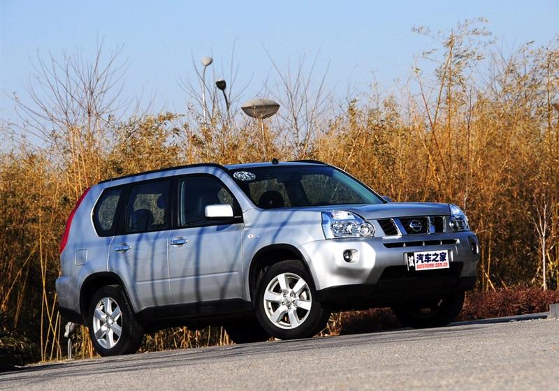 东风日产 奇骏 2010款 2.5L XV 旗舰版  CVT 4WD