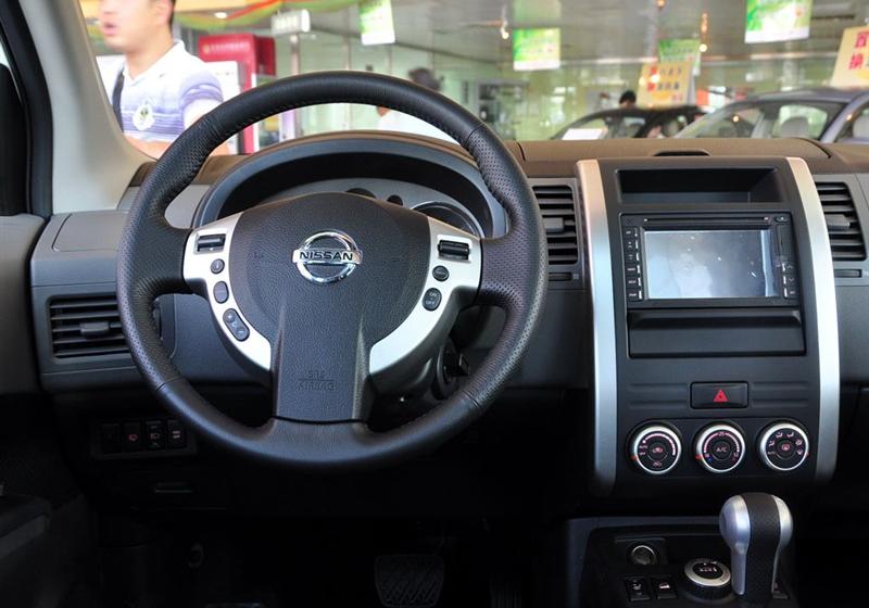 东风日产 奇骏 2010款 2.5L XV 至尊版 CVT 4WD