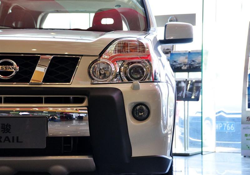 东风日产 奇骏 2010款 2.5L XV 至尊版 CVT 4WD